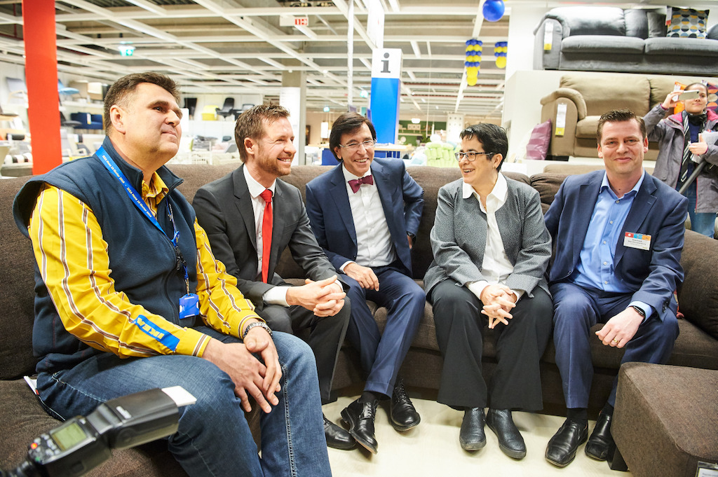 Directeur de magasin Petr Pokorny<br/>Echevin du développement économique Nicolas Martin<br/>Ministre d'Etat et Bourgmestre de Mons Elio Di Rupo<br/>CEO IKEA Belgique Catherine Bendayan<br/>Property Manager IKEA Belgique Koenraad Van Nieuwenburg<br/>© David Plas
