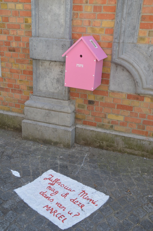 Vogelkijkhuisjes met opdrachten in de Savoyestraat | naar de illustraties van An Candaele