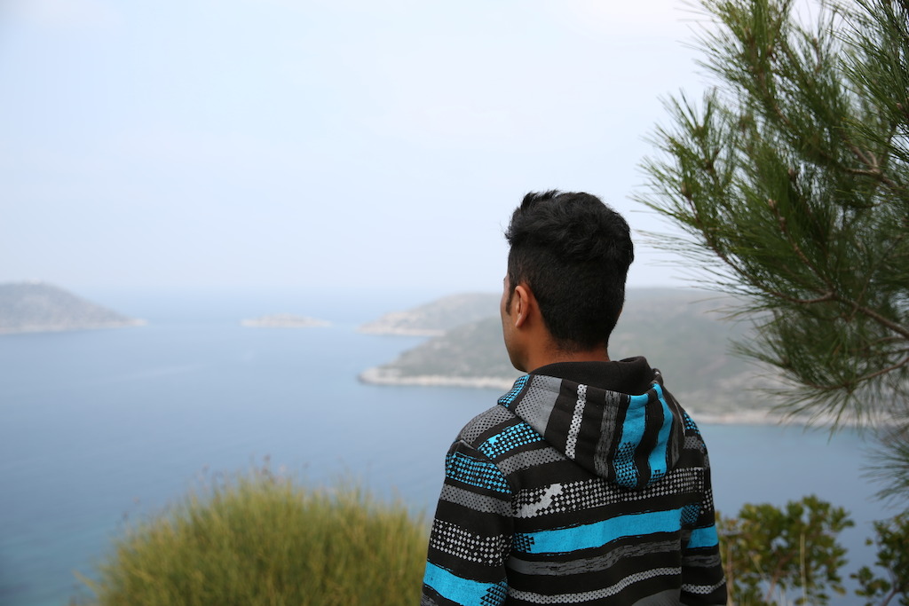 Since March 20, 2016, when the EU externalized its borders by striking a deal with Turkey, people fleeing war and persecution have faced extremely tough conditions on the Greek islands. My name is Masuod , and I am 20 years old. I was born in Afghanistan, though my parents took me to Pakistan in 2001. That’s where I spent most of my life, with my two brothers and four sisters. But in Pakistan too, we faced lot of problems with the Taliban, because we are Shia. The extremists think that if they kill Shia people, they will go to heaven. Photographer: Mohammad Ghannam