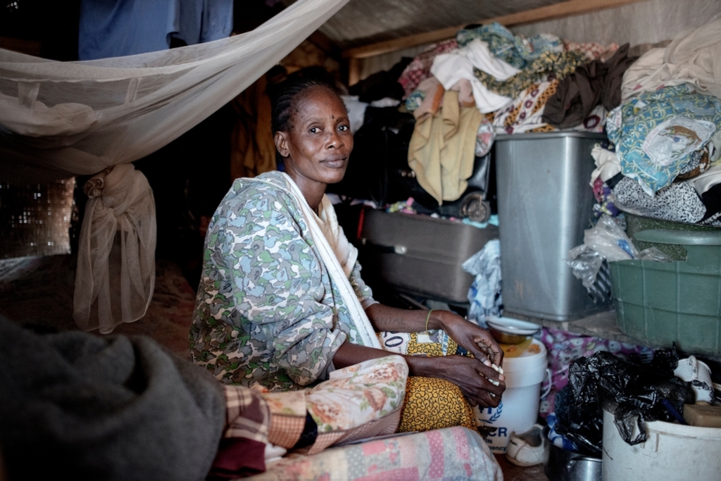 Portrait of Gisèle, Valentin's wife, at a displaced persons camp in M'Poko, Bangui. Photographer: Luca Sola
