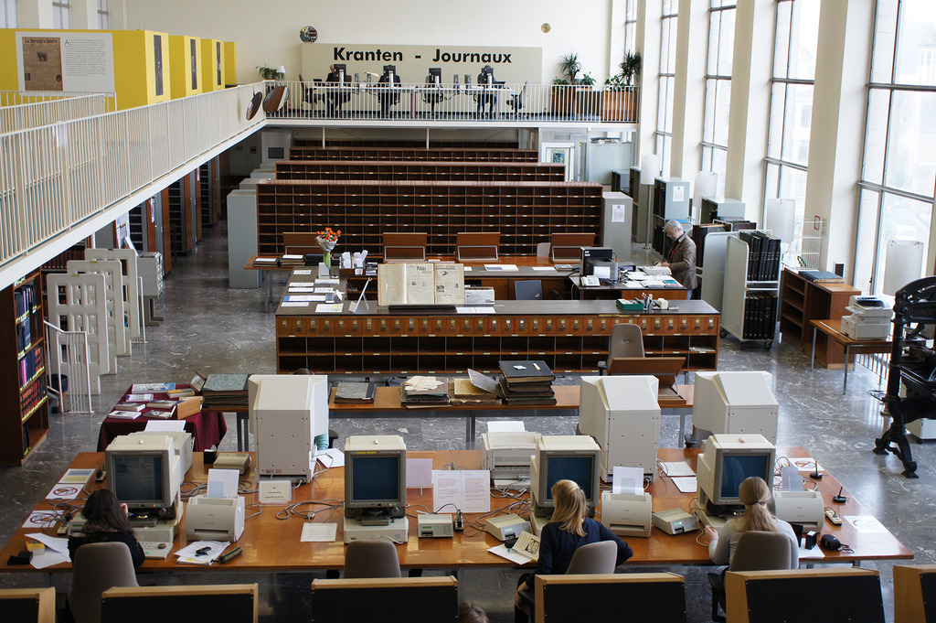 Leeszaal van de afdeling Kranten en hedendaagse media