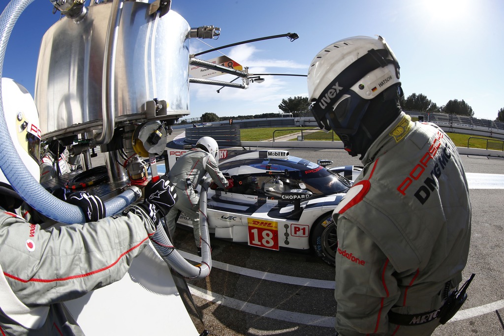 Porsche 919 Hybrid, Porsche Team: Romain Dumas, Neel Jani, Marc Lieb