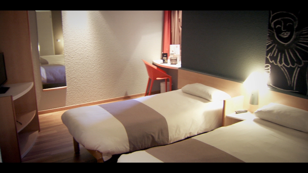 Is investeren in een hotelkamer een uitweg voor het laag rendement op spaarboekjes? - Voor hetzelfde geld (c) VRT
