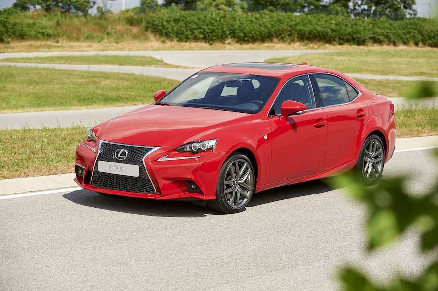LEXUS LANCEERT IS 200t MET INNOVATIEVE 2,0-LITER TURBOBENZINEMOTOR