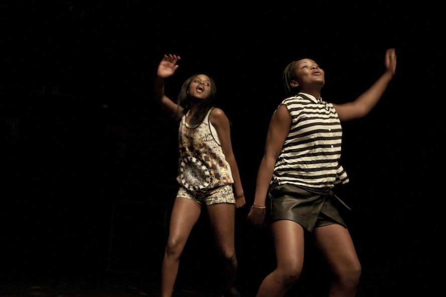 Beursschouwburg performing arts in November