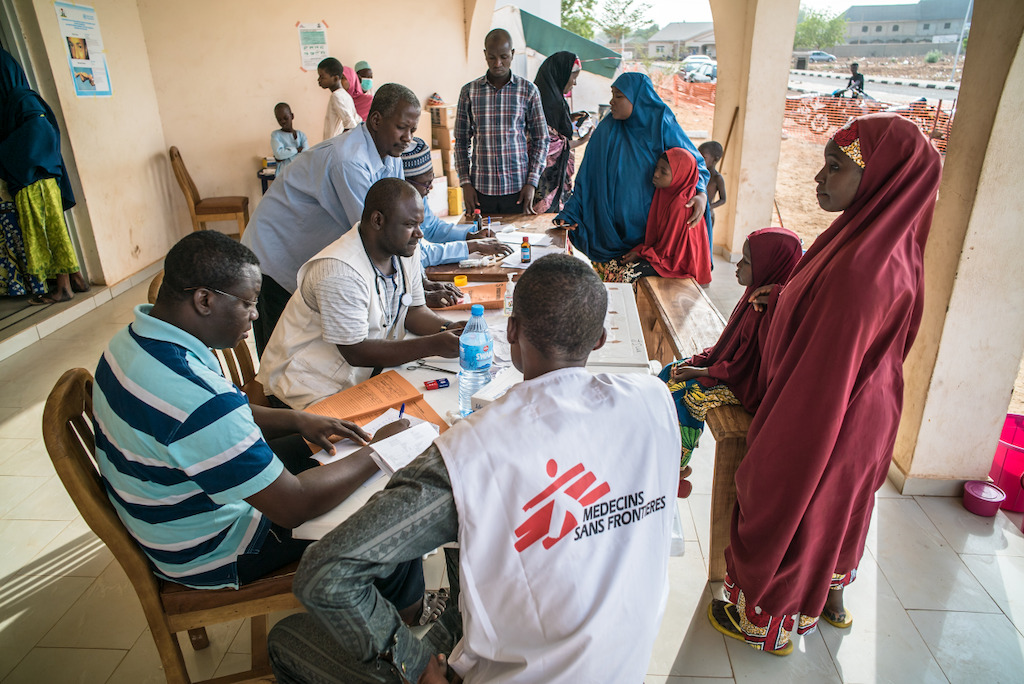 Membres de MSF Nigéria Emergency Emergency Unit (NERU) MSF à Sokoto Mutalah Mohamad Hospital