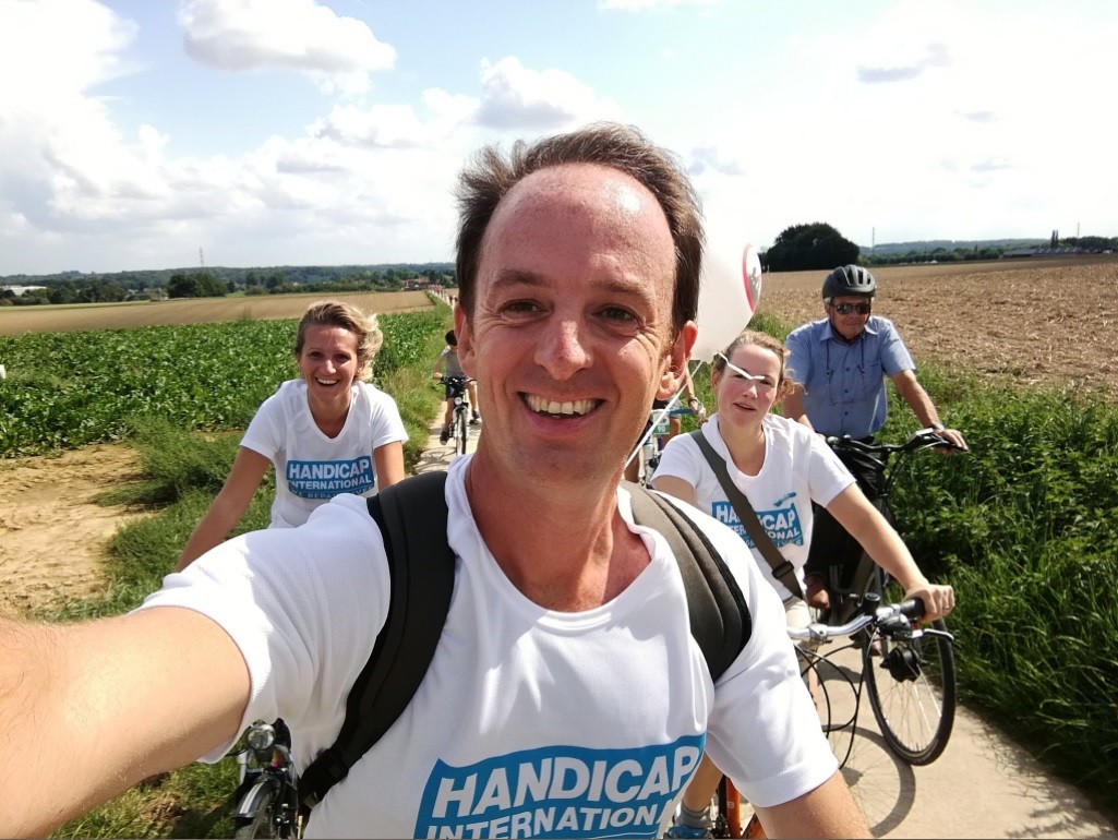 Le Beau Vélo de RAVeL au couleur de Handicap International