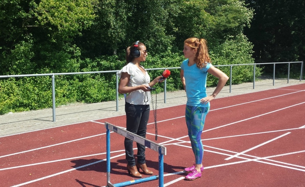 Aagje Vanwalleghem en hordeloopster Axelle Dauwens