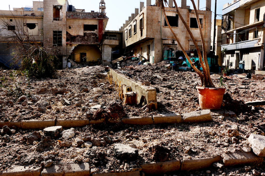 Destruction in Al Shaar neighbourhood, near M11 hospital, eastern Aleppo. Photographer: Ghaith Yaqout Al-Murjan