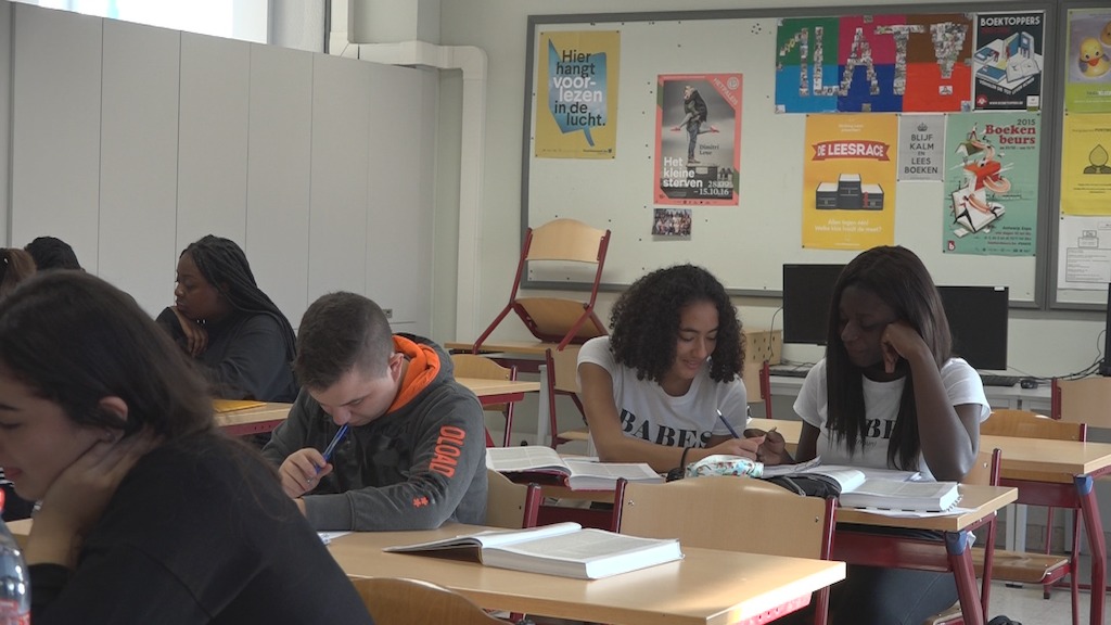 Ijeoma en Queen- De laatstejaars in Iedereen beroemd (c) VRT