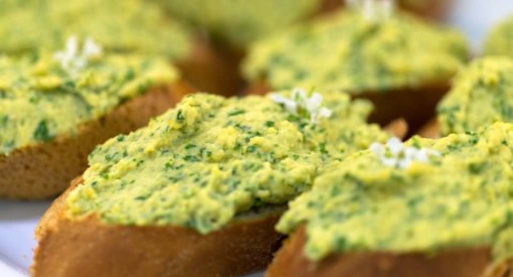 Toasts met daslook