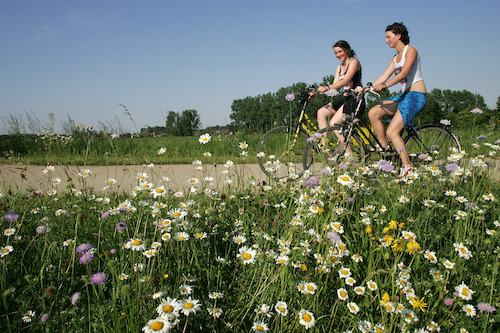 Chap'eau, dat is al fietsend, wandelend of varend genieten van het water.