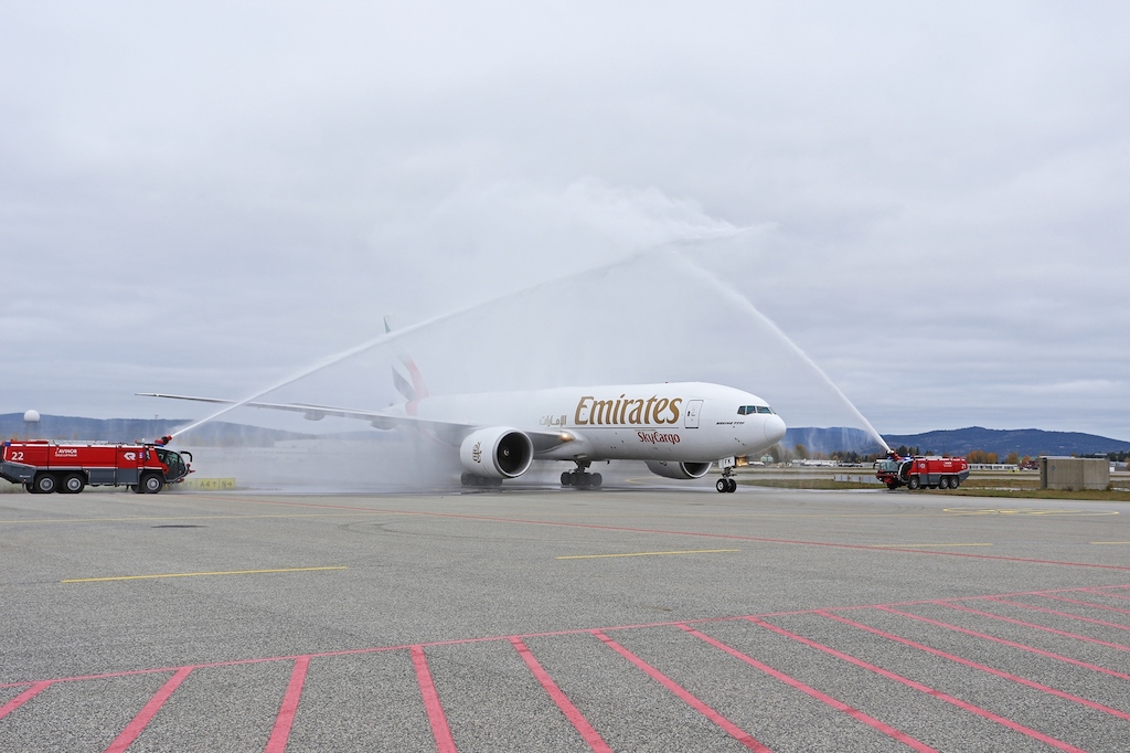 Emirates SkyCargo Freighter Arrives in Oslo. Photo: Avinor Oslo Airport