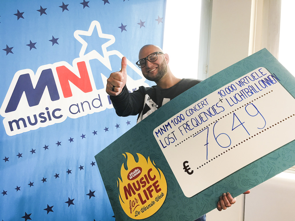 MNM-dj Brahim maakte vanmorgen het bedrag bekend (c) VRT/MNM