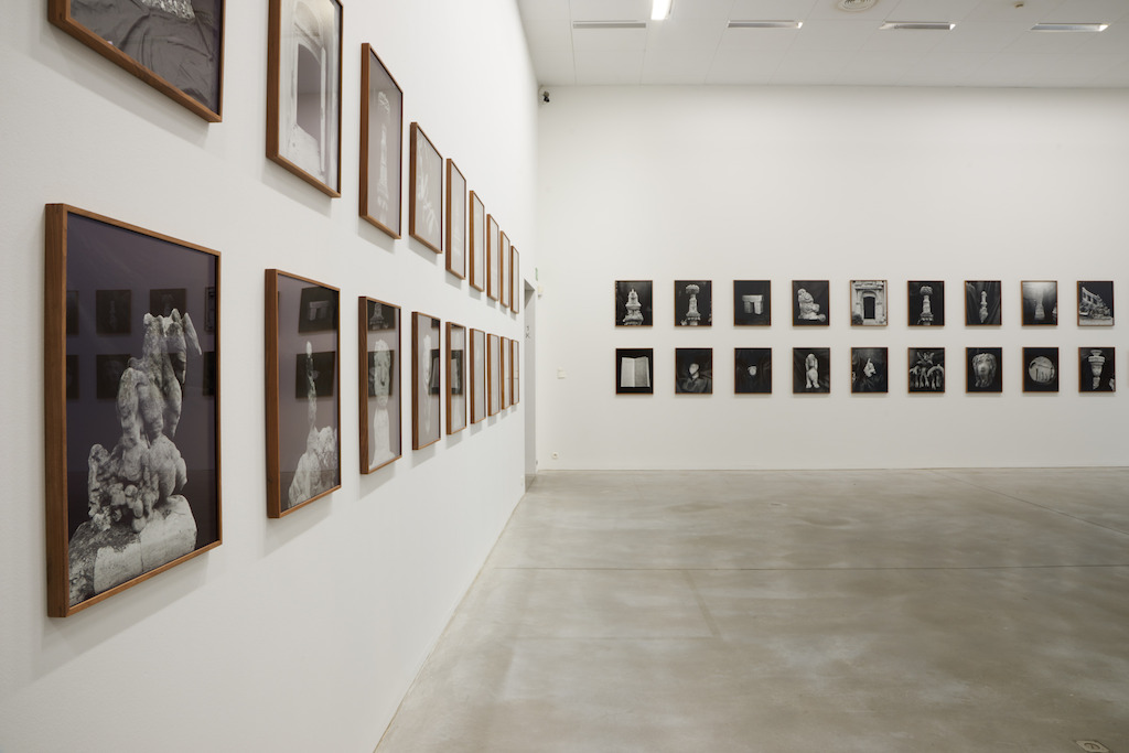 De tentoonstelling 'Dubbelverhalen' van Aurélien Froment in M-Museum Leuven, foto (c) Dirk Pauwels