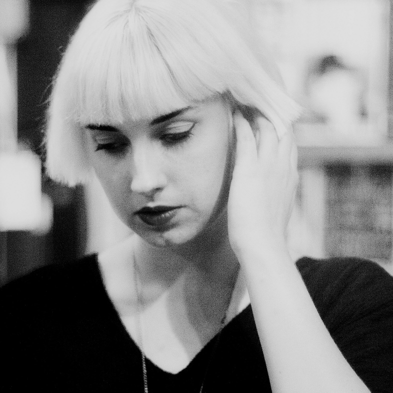 Molly Nilsson<br/>https://soundcloud.com/dsa-music