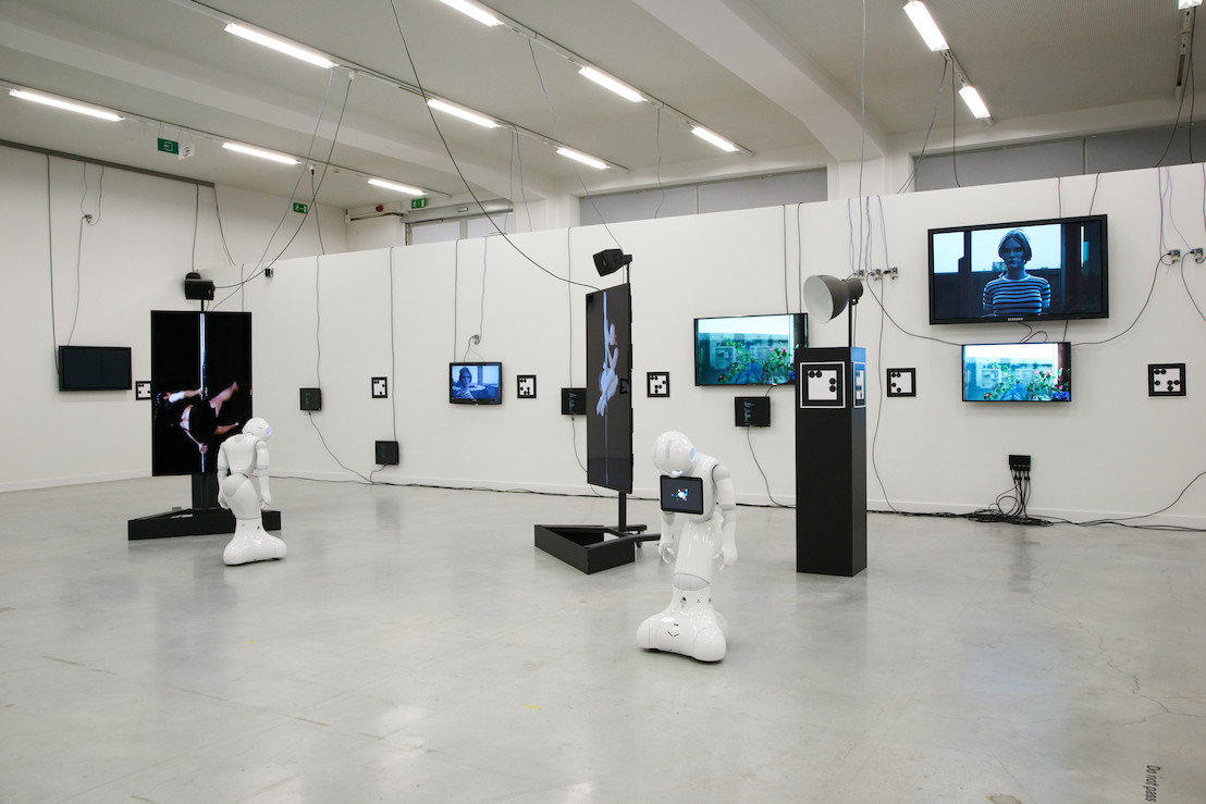 Cécile B. Evans opent solotentoonstelling 'Sprung a leak' in M