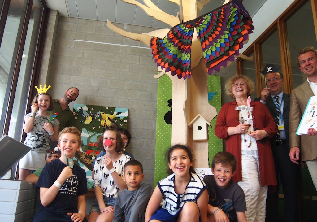Project Geluksvogels strijkt neer in de ziekenhuisschool van UZ Gasthuisberg (c) Andy Merregaert