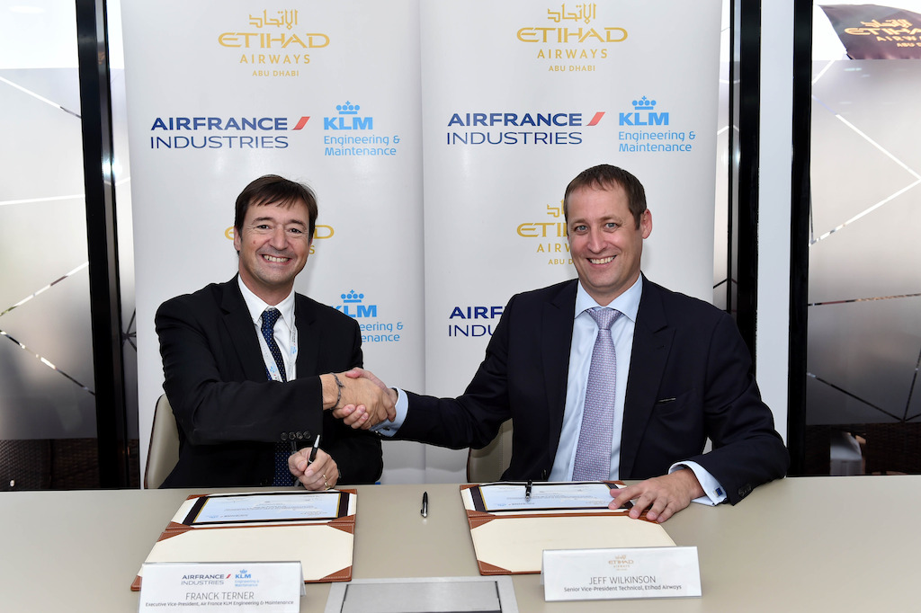A droite, Jeff Wilkinson, Senior Vice President Technical d'Etihad Airways, avec Franck Terner, Executive Vice President of Air France KLM Engineering & Maintenance