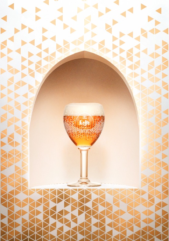 Glas Leffe by Charles Kaisin