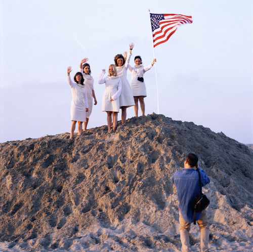 Aleksandra Mir 'First Woman on the Moon', Wijk aan Zee (NL), 1999