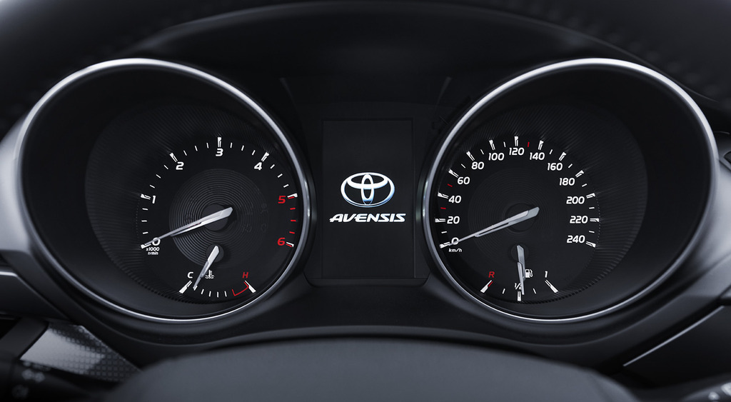 Avensis Interior