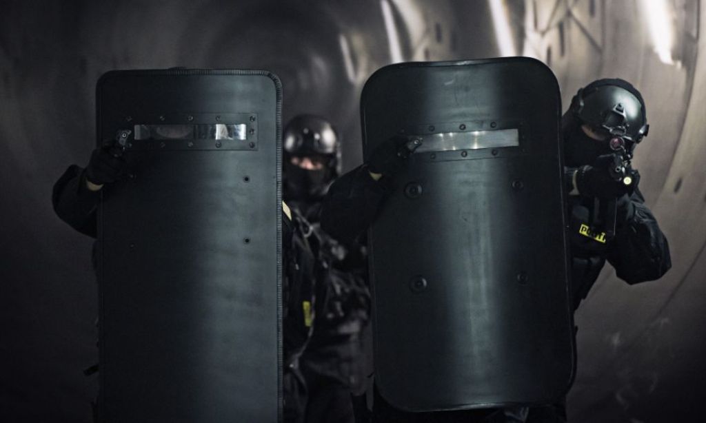 Below the Surface - (c) StudioCanal
