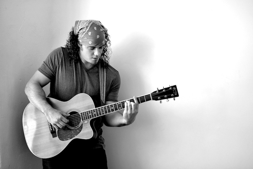 Single From Dylan Holton Continues Its Climb Up Canadian Radio Chart