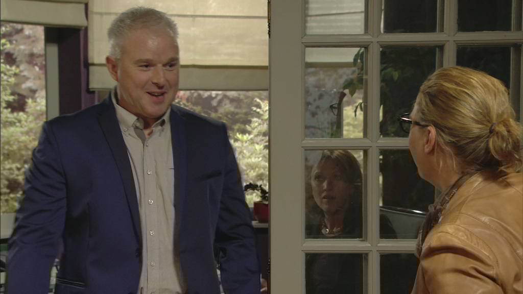 Bennie en Peggy zien elkaar na 18 jaar weer terug, op 02.06 in Thuis (c) VRT