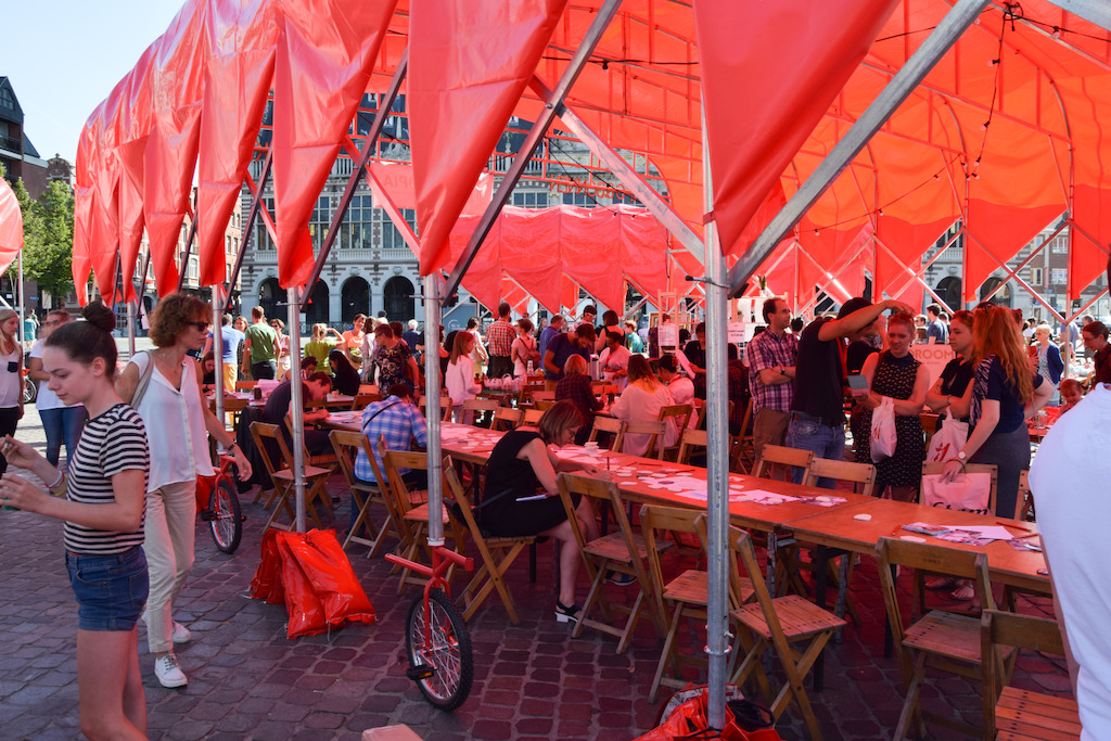 Feestelijke start 500 jaar Utopia met de YOUtops@Ladeuzeplein