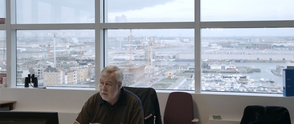 Dirk - cel sigarettensmokkel<br/>De fiscus (c) VRT
