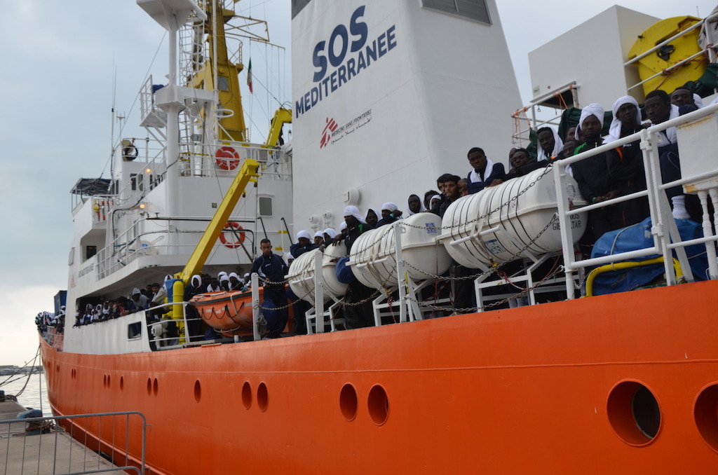 Boat filled to capacity before disembarkation: Photographer: Kate Stegeman