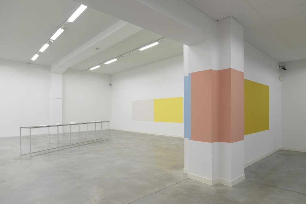 Anne Vester, Panoramisch palet, 2015 (notebook, blouse, classroom, jacket, car, front door, dress, bench), winnaar van de juryprijs. © Foto: Isabelle Arthuis