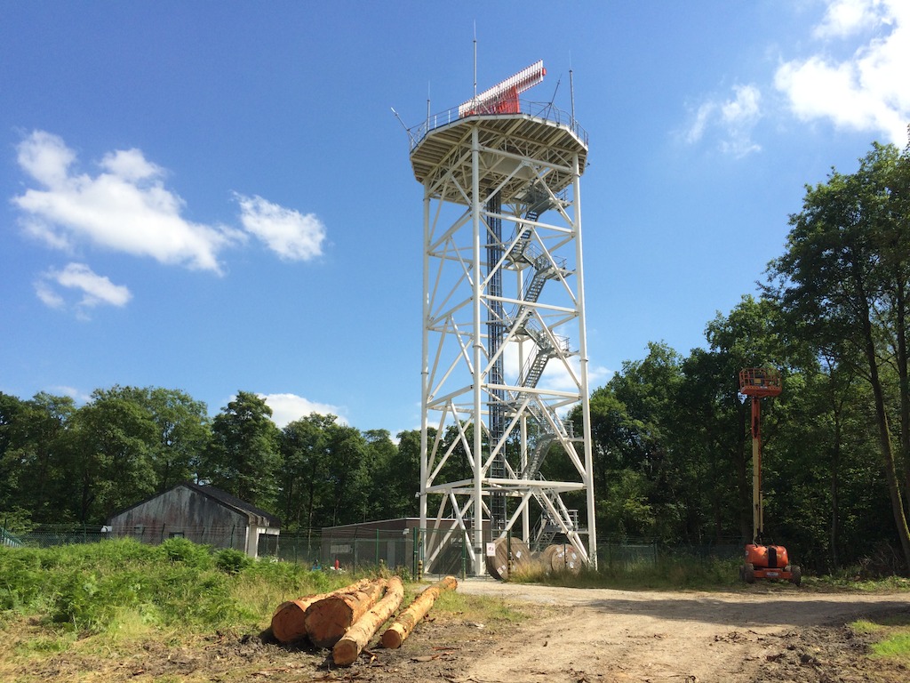 Le nouveau radar de Florennes est installé sur une tour de 30 mètres de haut
