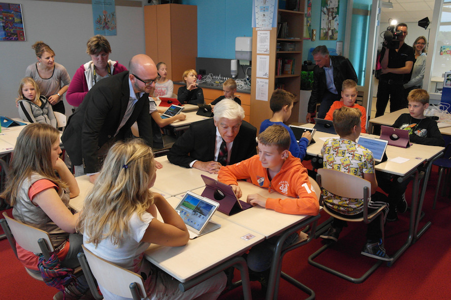 Stichting Openbaar Onderwijs Oost-Groningen zet met Smart Education Hub in op onderwijsvernieuwing