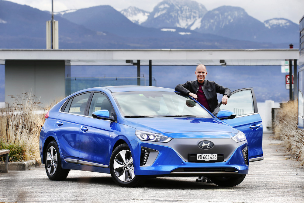 Bertrand Piccard devient ambassadeur officiel Hyundai IONIQ à la veille du Salon de l’automobile de Genève