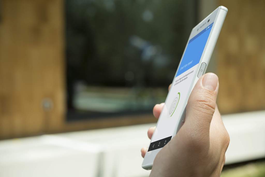 Z5 White fingerprint