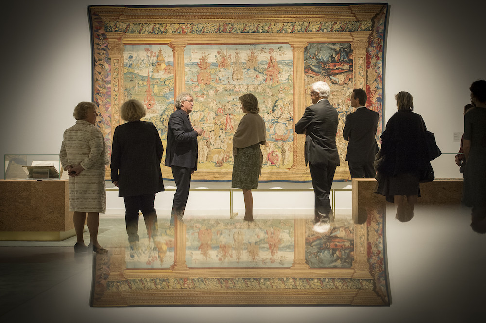 La Reine Mathilde très impressionnée par les chefs-d’œuvre de l’exposition « À la recherche d’Utopia