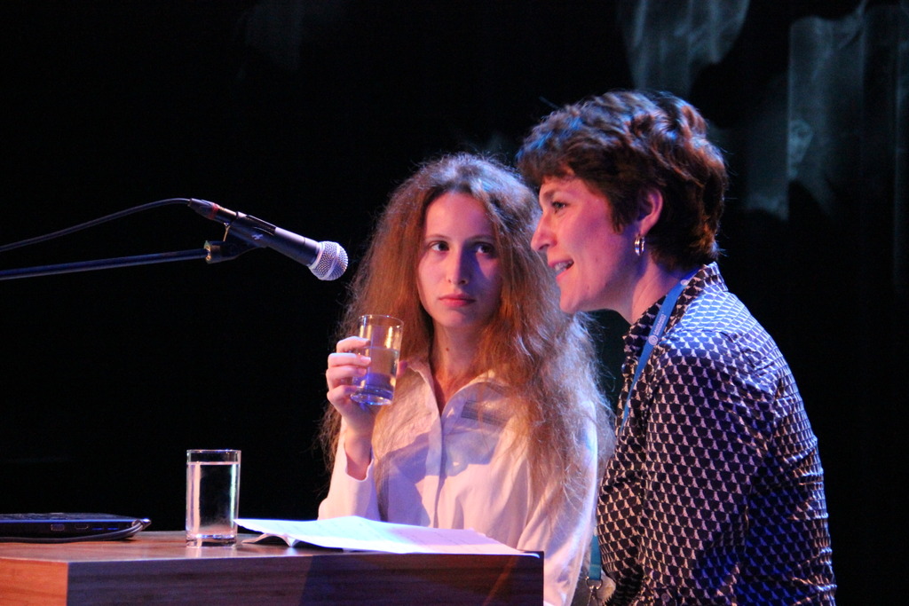 Anna Korsun (winnaar Gaudeamus Award 2014) en Vannessa Lann tijdens Gaudeamus Muziekweek Academy 2014 - Foto: Co Broerse
