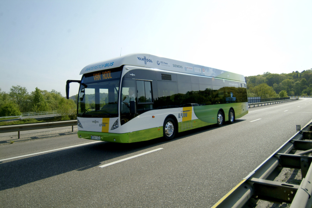 Waterstofbus (fabrikant: Van Hool).