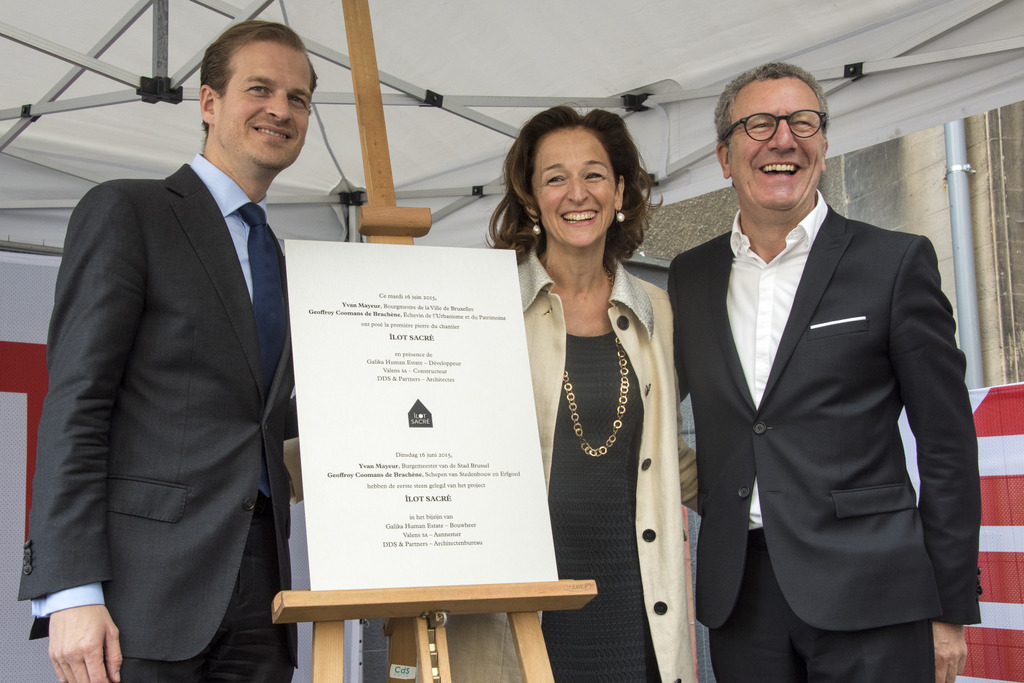 dgad: Geoffroy Coomans de Brachène (Echevin), Anne-Catherine Galetic (Galika) et Yvan Mayeur (Bourgemestre).