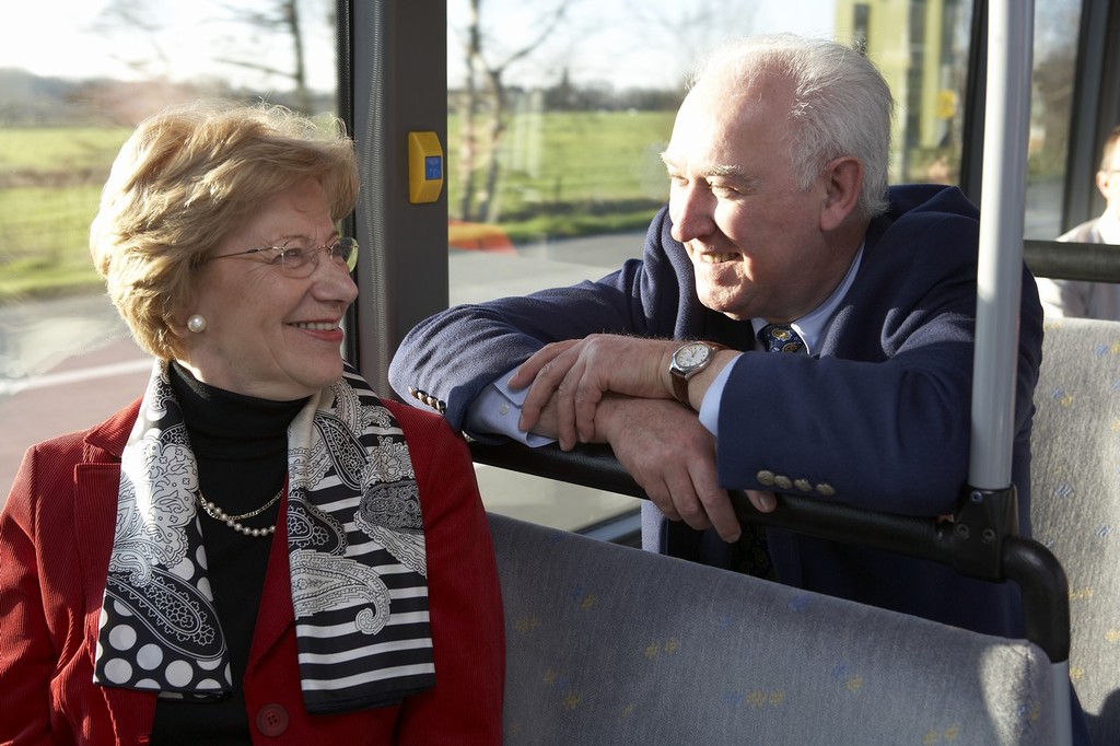 65-plussers op de bus. Foto: Stefaan Van Hul.