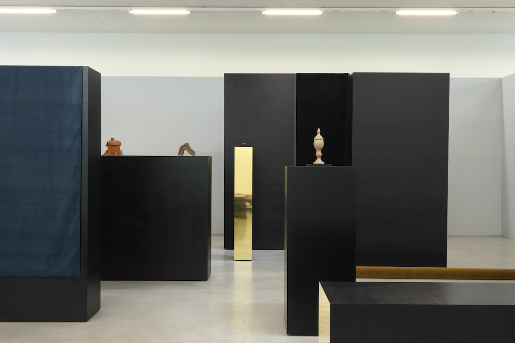 Isabelle Cornaro, Paysage avec poussin et témoins oculaires (version VI), 2014<br/>© de kunstenaar & M-Museum Leuven / Dirk Pauwels
