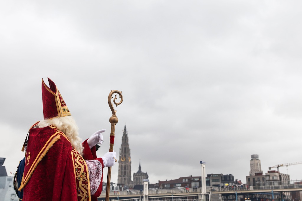 De Intrede van de Sint - (C) VRT - Geert Van Hoeymissen