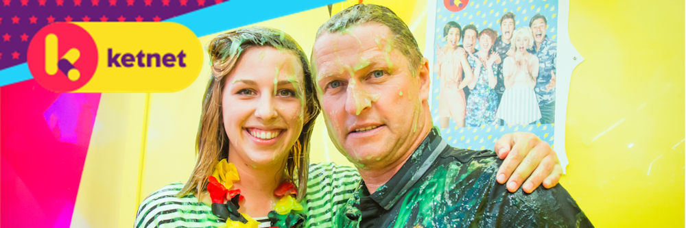 VIDEO | Assistent-bondscoach Vital Borkelmans onder 'smosdouche' bij Ketnet
