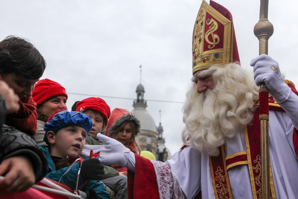 De Intrede van de Sint - (C) VRT - Geert Van Hoeymissen