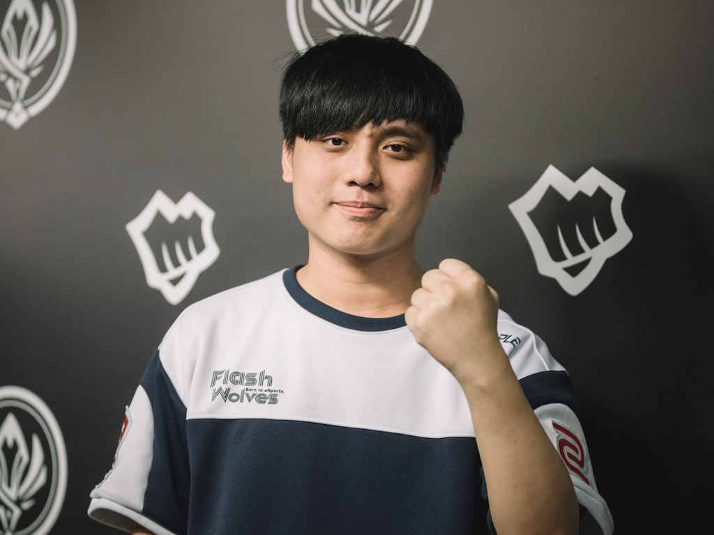 Maple, carrilero central de Flash Wolves