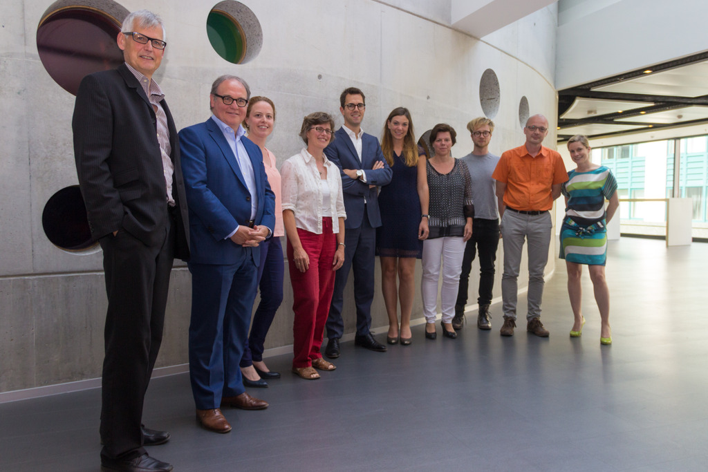 De jury. Vlnr.: Jo Keunen (BAN Vlaanderen), Walter Van Dyck (Vlerick Business School), Veerle Mertens (Agentschap Ondernemen), Elke De Rijck (Innovatiecentrum), Steven De Troyer (GIMV), Karlien De Haes (KBC), Ingrid Willems (iMinds), Maarten Mellemans (KBC), Jan Bormans (Flanders DC) en Veroniek Collewaert (Vlerick Business School)