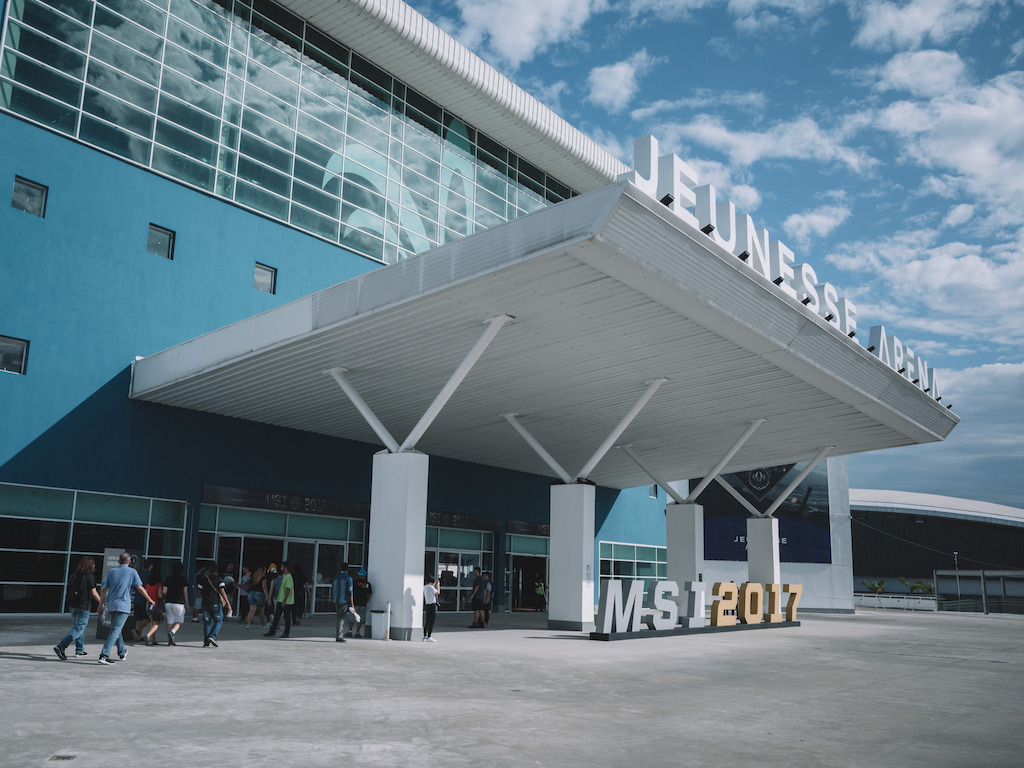 Jeunesse Arena