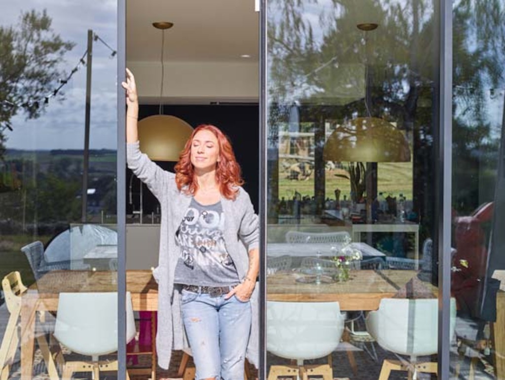 Natalia in Het huis (c) VRT / Polle Van Rooy